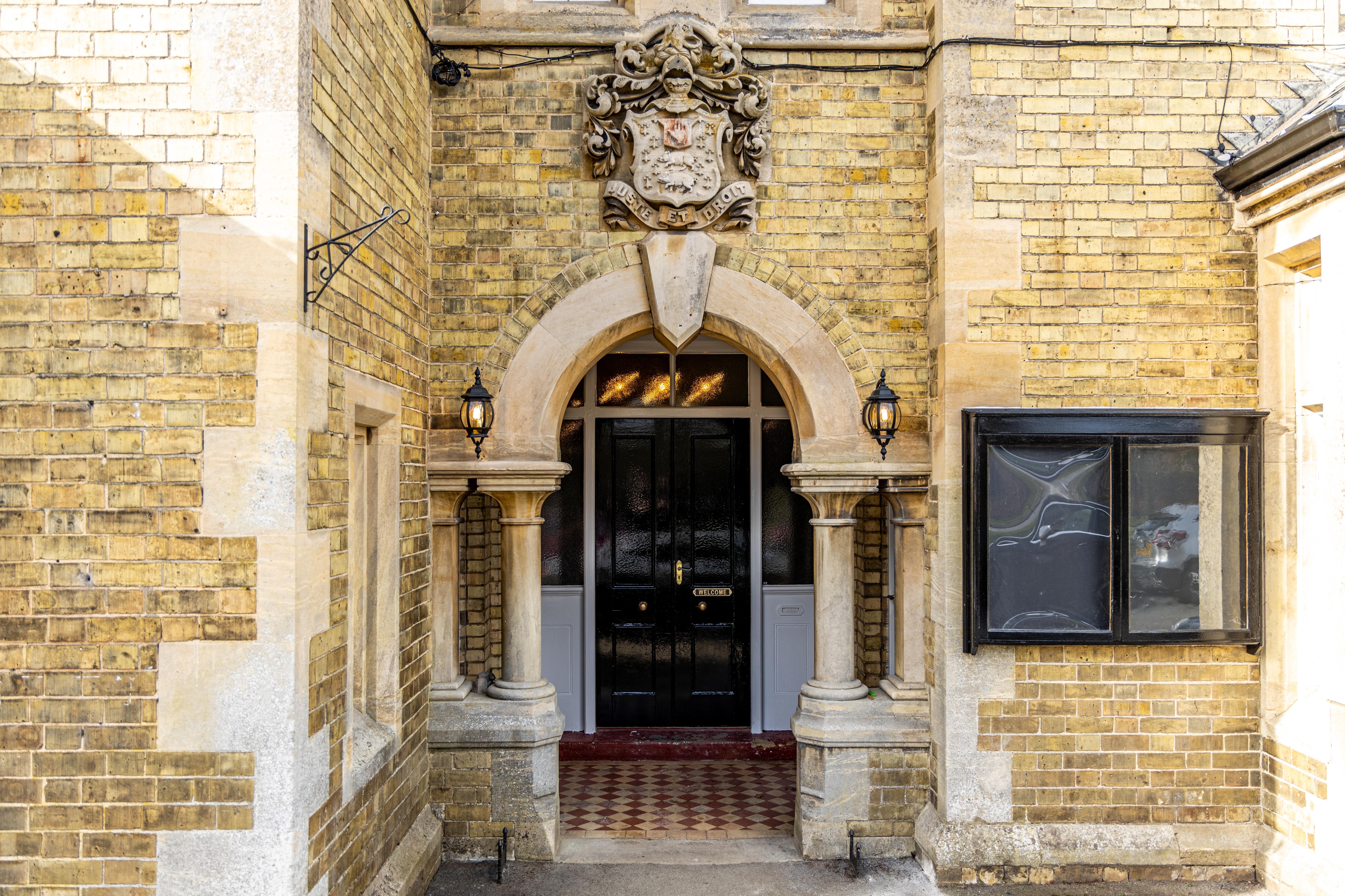 The Whichcote Arms Hotel Sleaford Exterior photo
